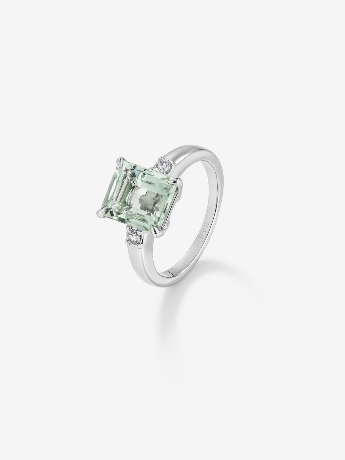 925 silver ring with green amethyst in emerald cut of 3.12 cts and 2 brilliant cut diamonds with a total of 0.09 cts