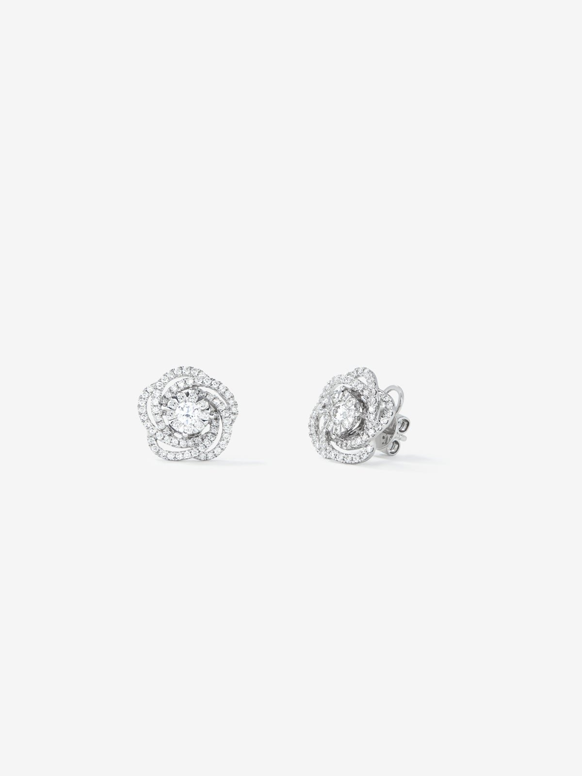 18K white gold earrings with 150 brilliant-cut diamonds with a total of 0.85 cts