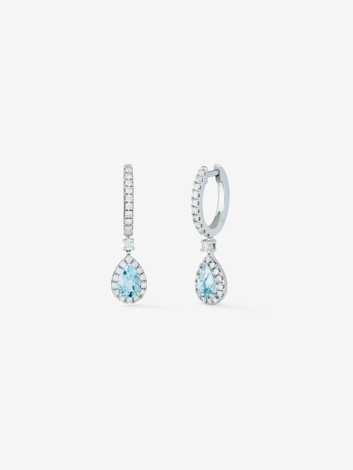 18K white gold earrings with 2 pear-cut aquamarines with a total of 0.75 cts and 50 brilliant-cut diamonds with a total of 0.43 cts