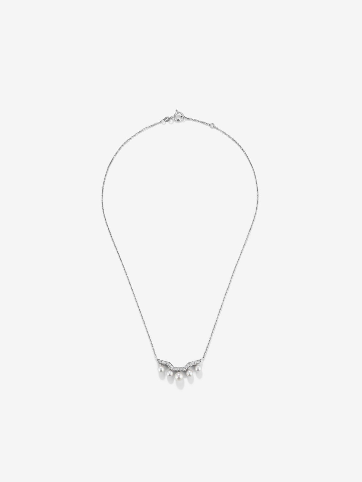 18k white gold pendant chain with five Akoya pearls and diamonds.