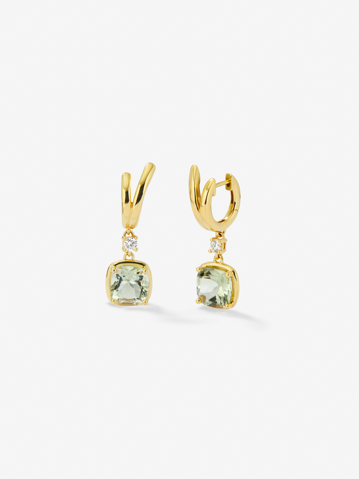 Pendientes de oro amarillo de 18kt con diamantes y amatistas verdes