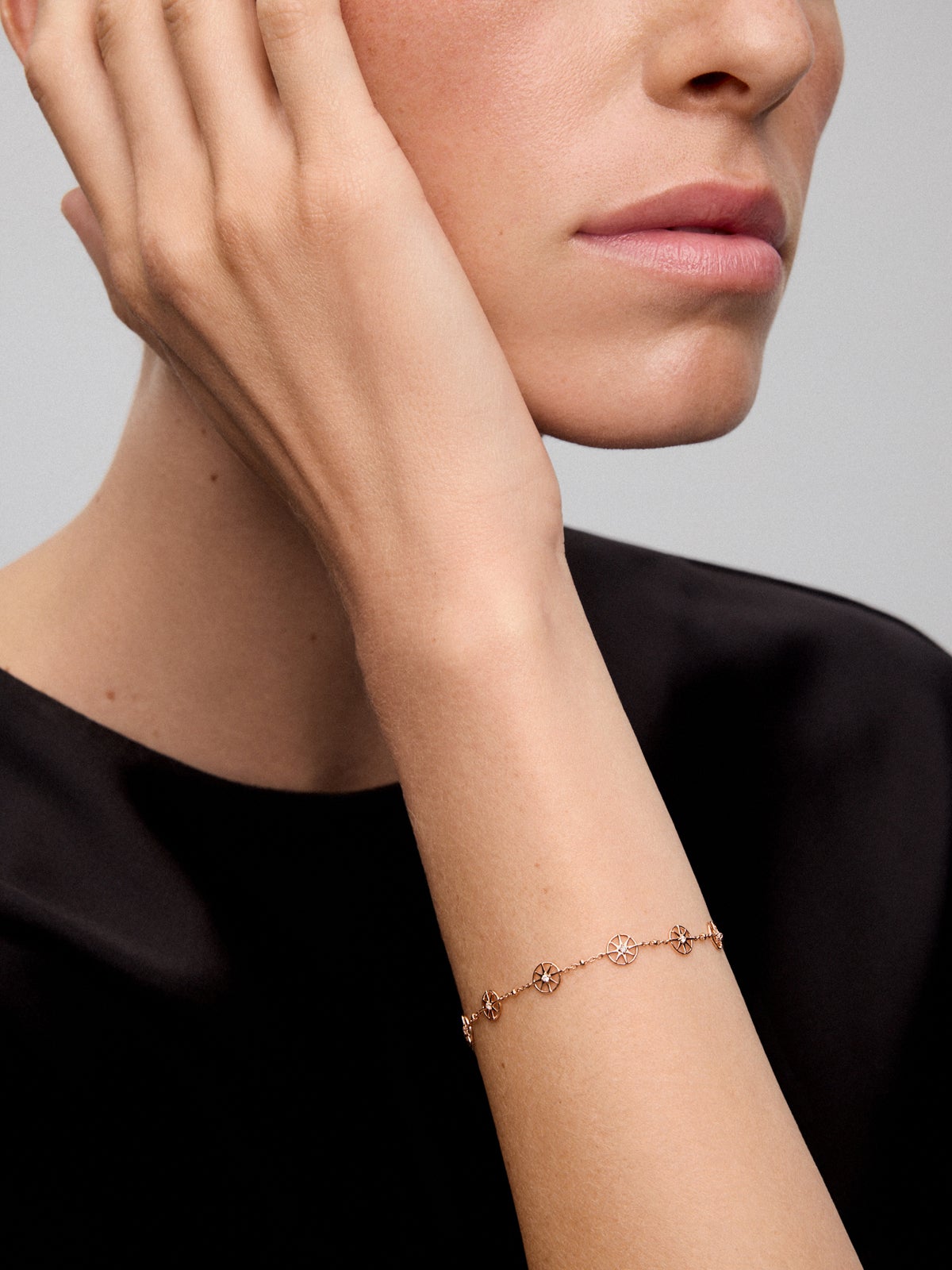 18K Rose Gold Chain Bracelet with Diamond Stars