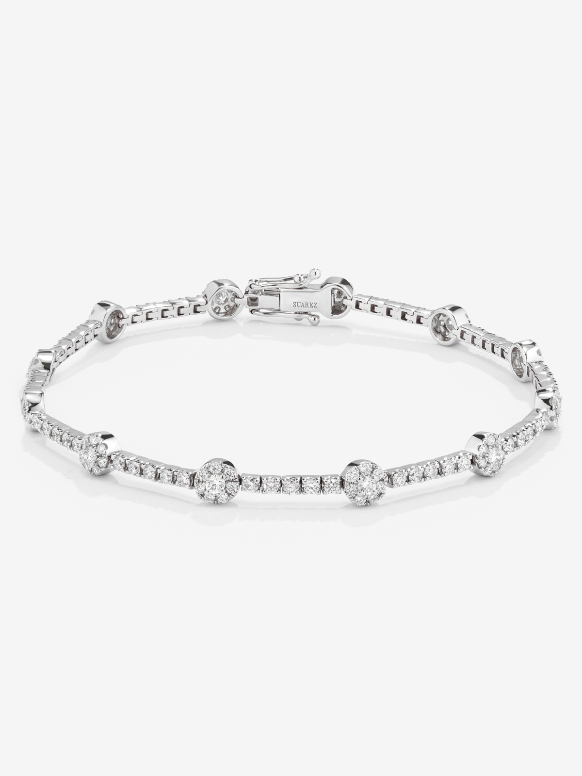 Pulsera rivière de oro blanco de 18K con 155 diamantes en talla brillante con un total de 2,09 cts