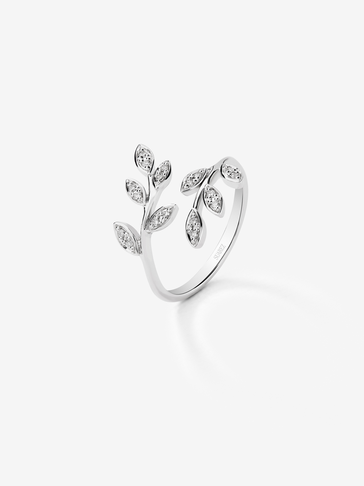 18K White Gold Leaf Ring with Pave Diamond