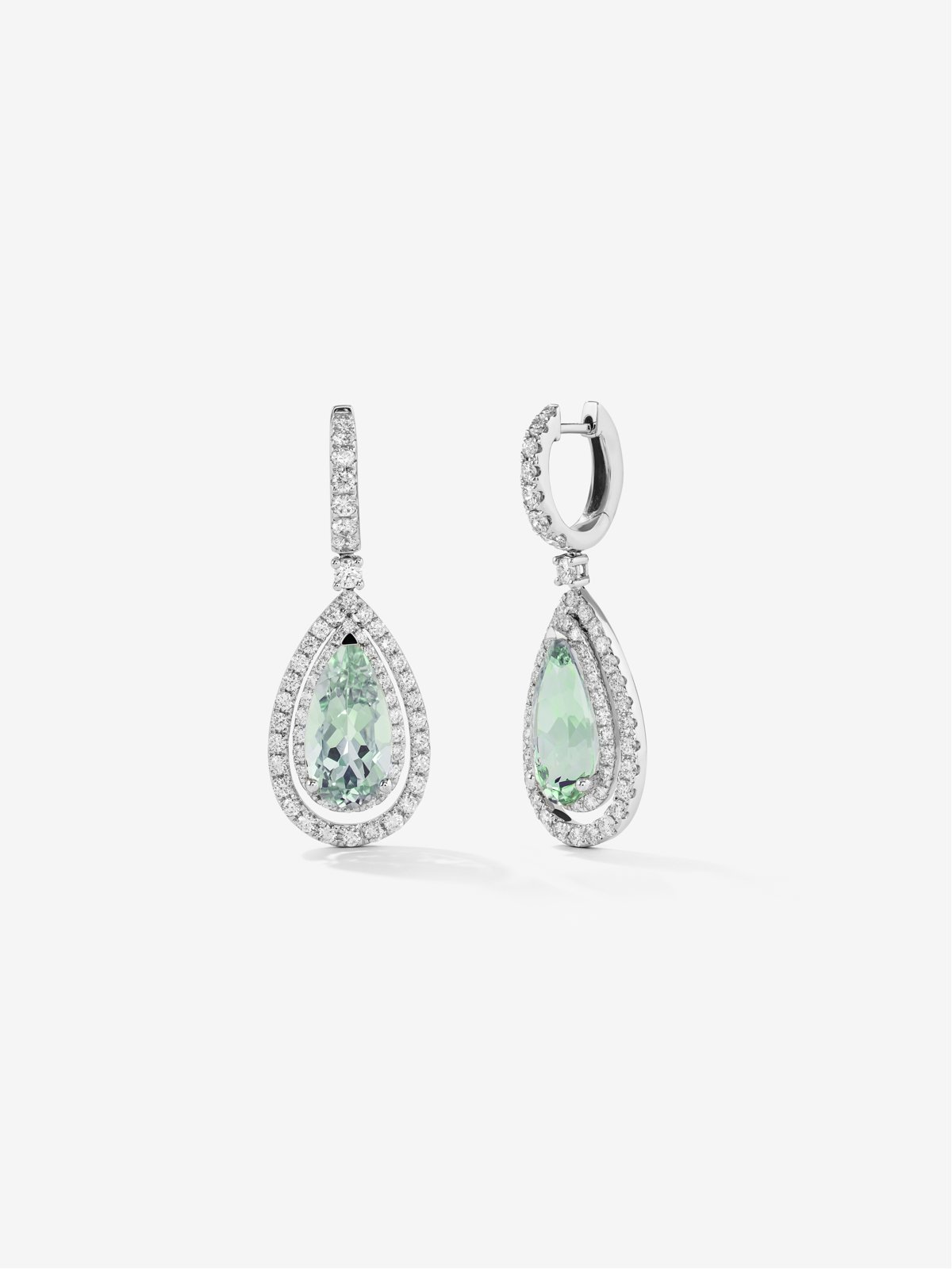 18K white gold earrings with 2 pear-cut green amethysts with a total of 5.91 cts and 120 brilliant-cut diamonds with a total of 1.53 cts