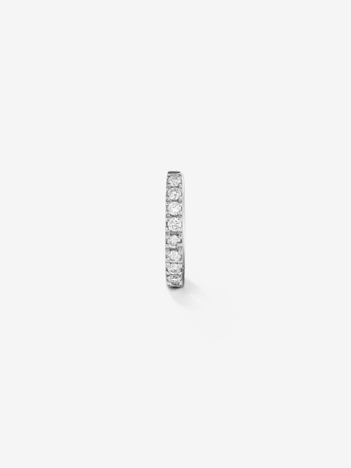 Individual 18K white gold hoop earring with diamonds