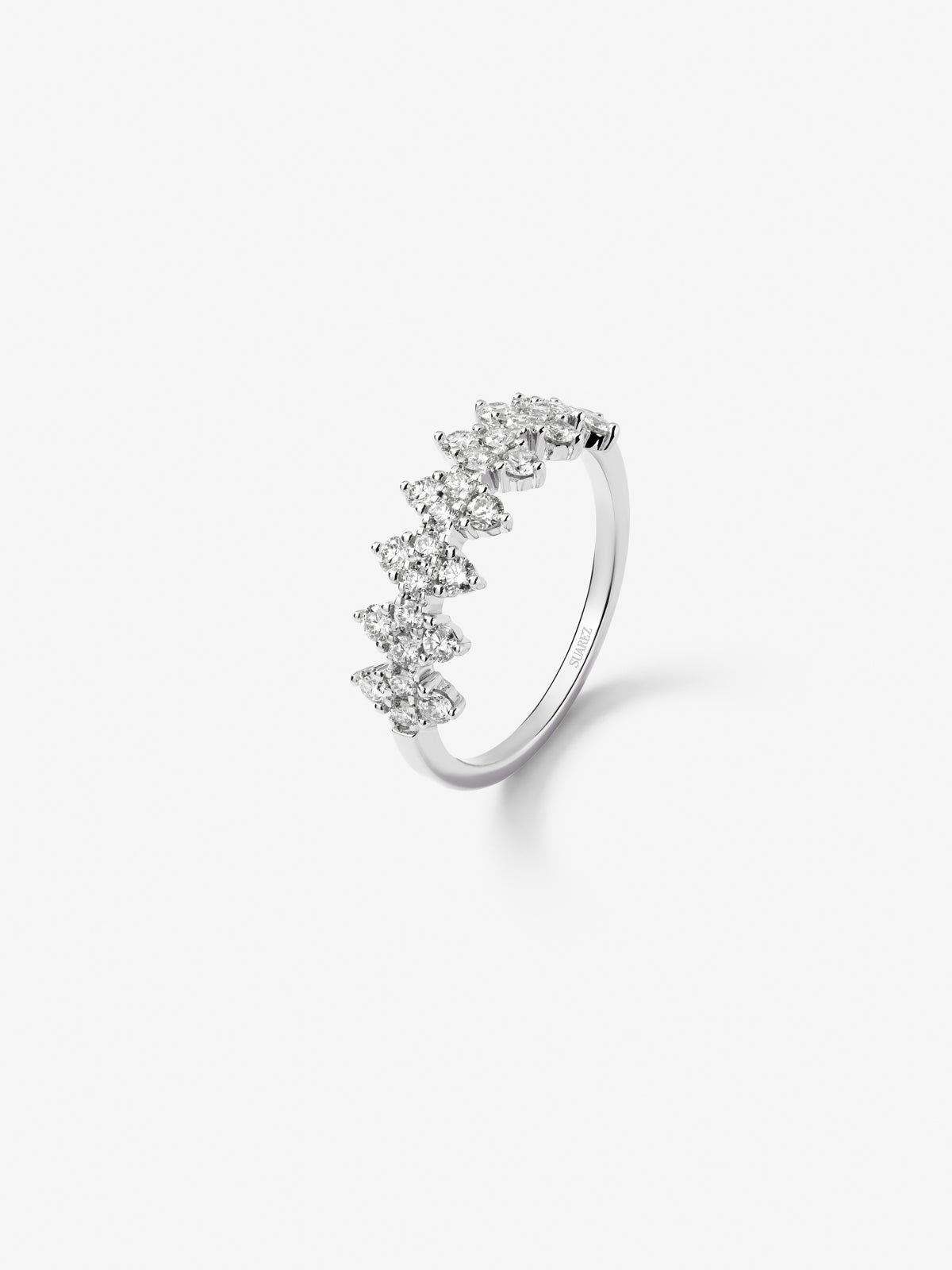 18K white gold ring with 28 brilliant-cut diamonds with a total of 0.59 cts