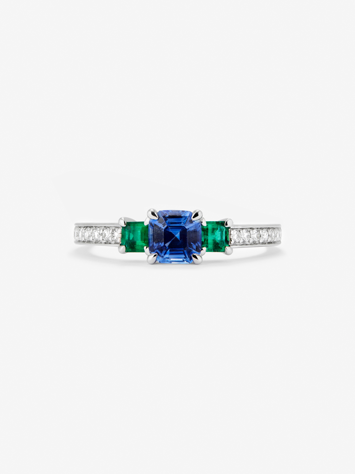 18K White Gold Tiego Ring with blue sapphire in 0.71 cts, 0.21 cts white emeralds and white diamonds in a bright size of 0.02 cts