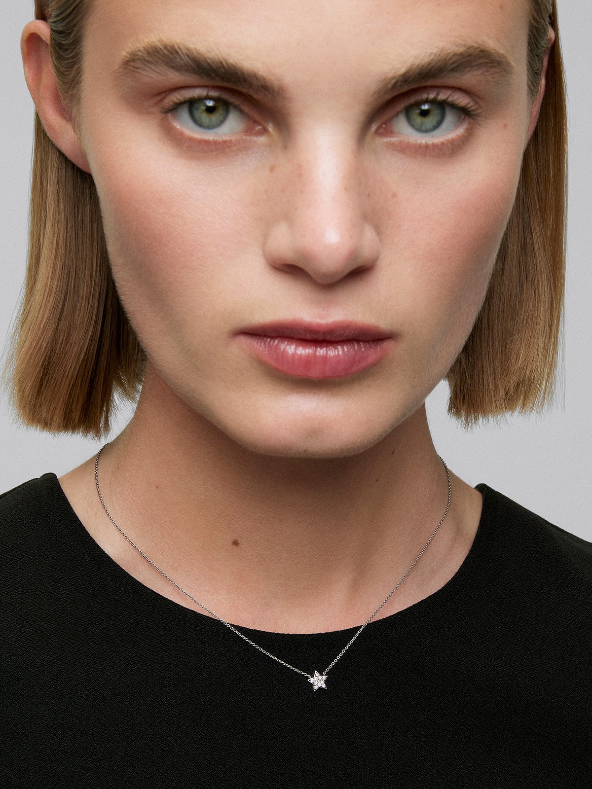 18K White Gold Star Pendant with Pave Diamonds Chain