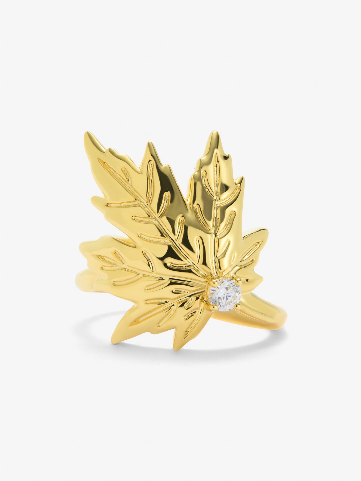 18K yellow gold ring with a 0.12 ct central brilliant-cut diamond, in a maple leaf design