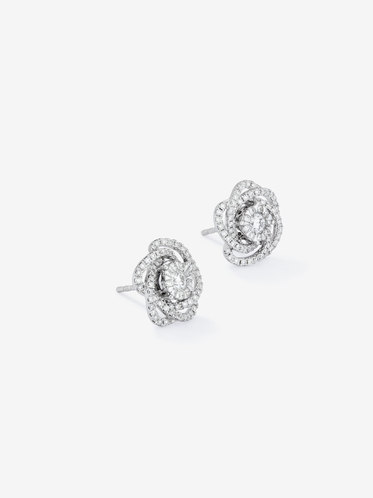 18K white gold earrings with 150 brilliant-cut diamonds with a total of 0.85 cts