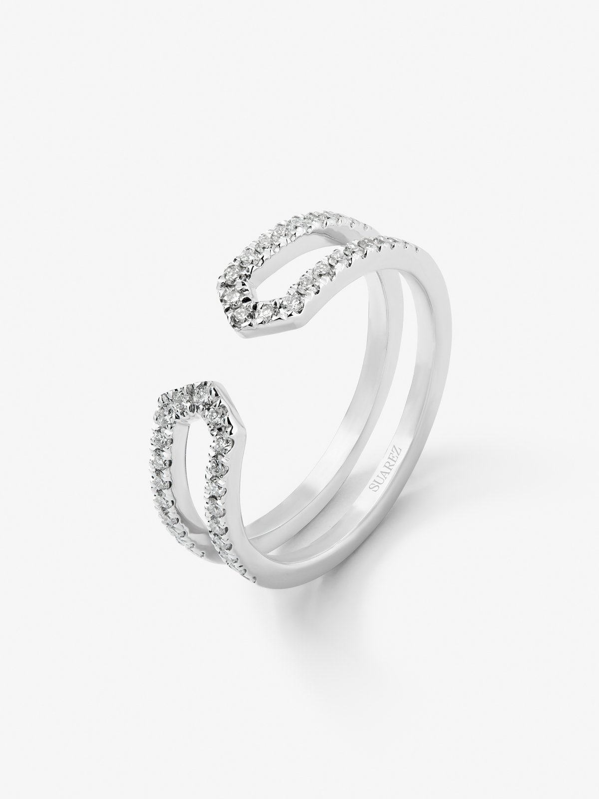 18K white gold ring with 40 brilliant-cut diamonds with a total of 0.32 cts