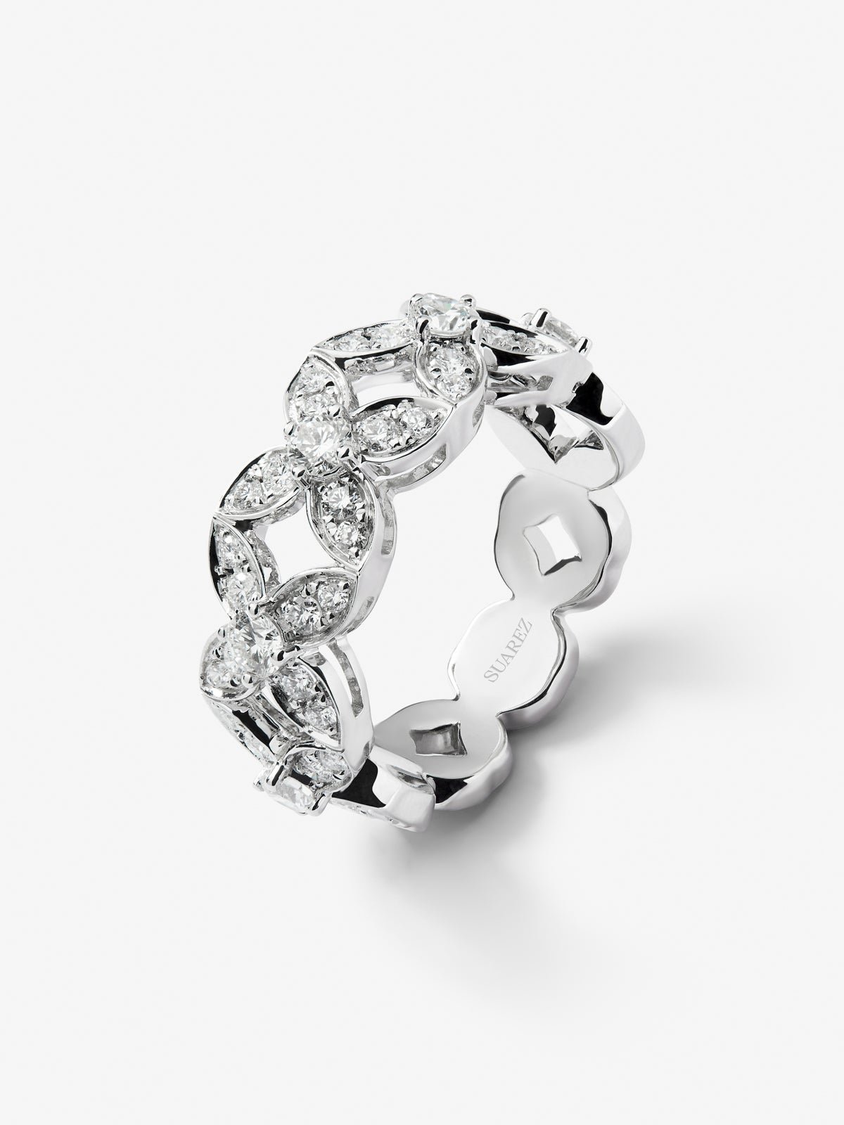 18K white gold ring with 45 brilliant-cut diamonds with a total of 1.05 cts