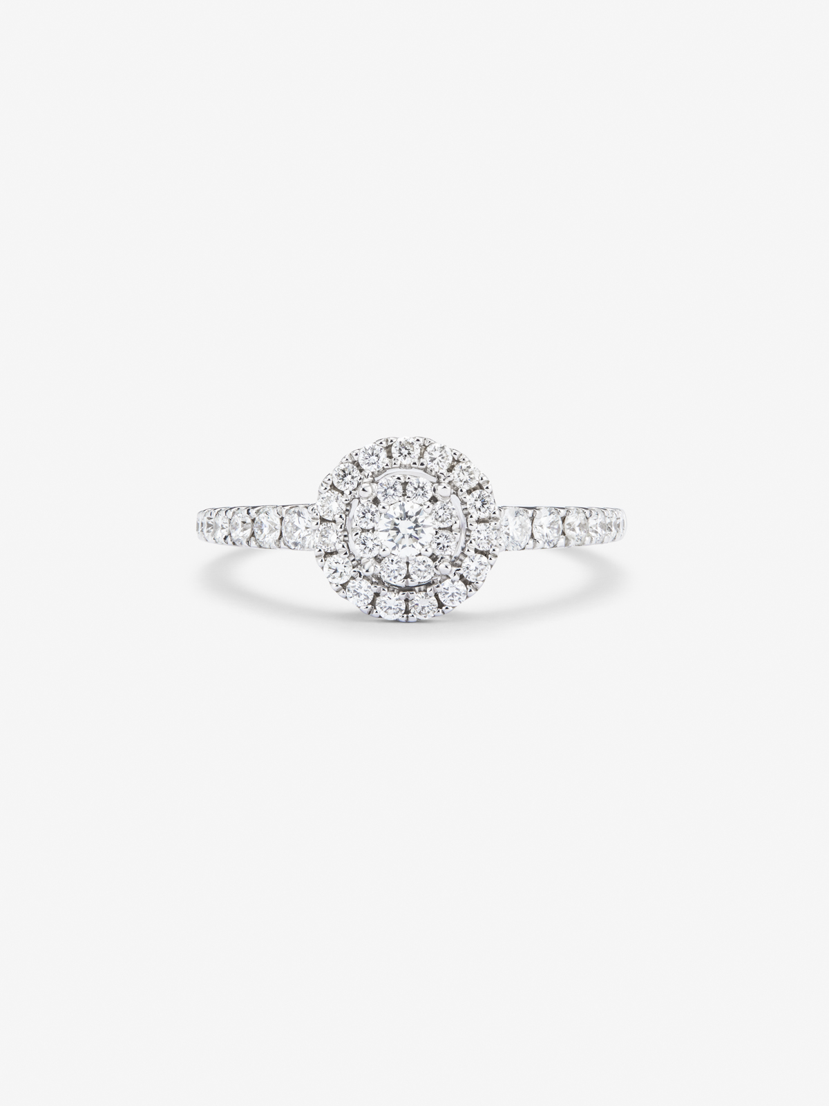 18K white gold ring with a halo of pavé diamonds