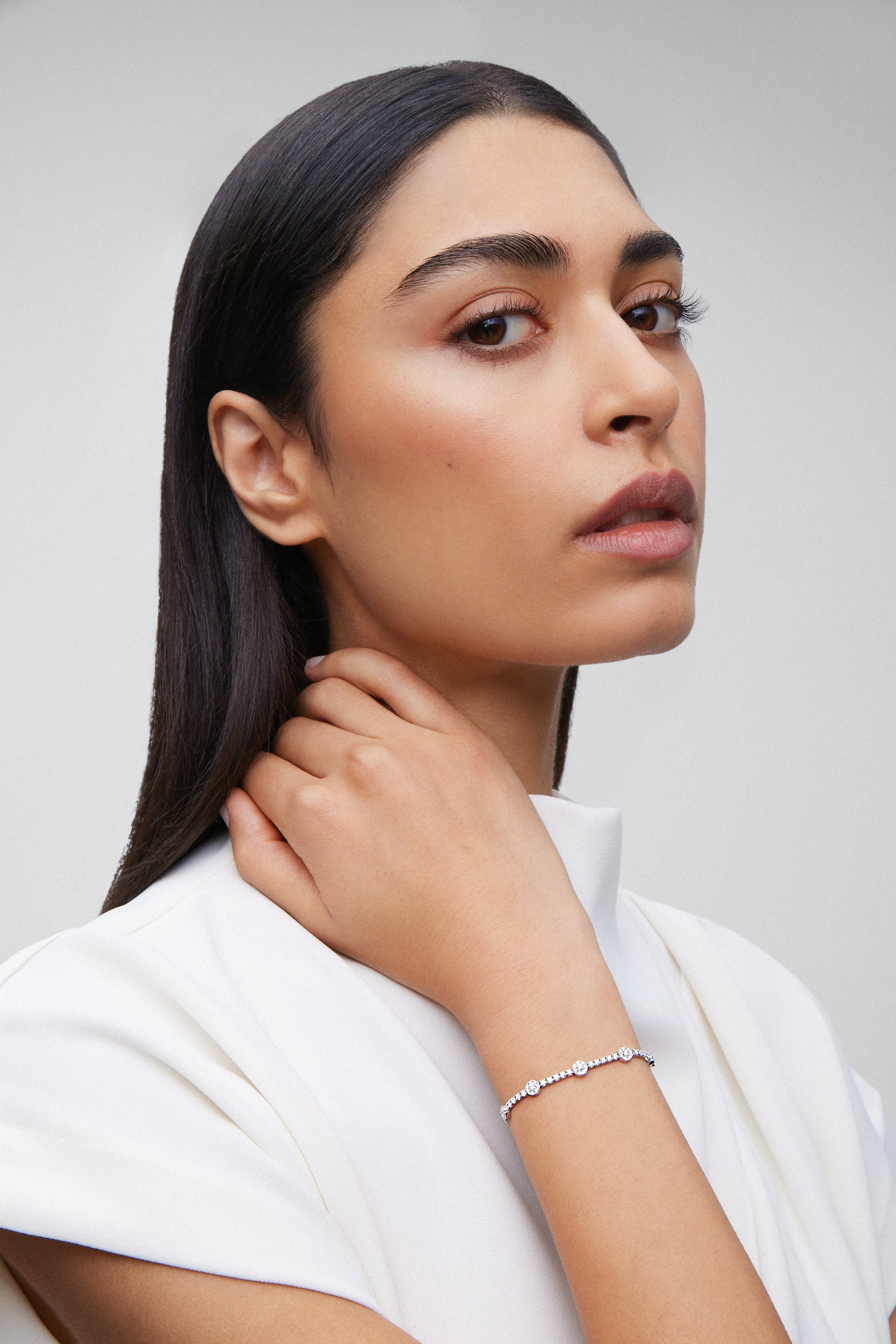 18kt White Gold Rivière Bracelet with Circular Motifs