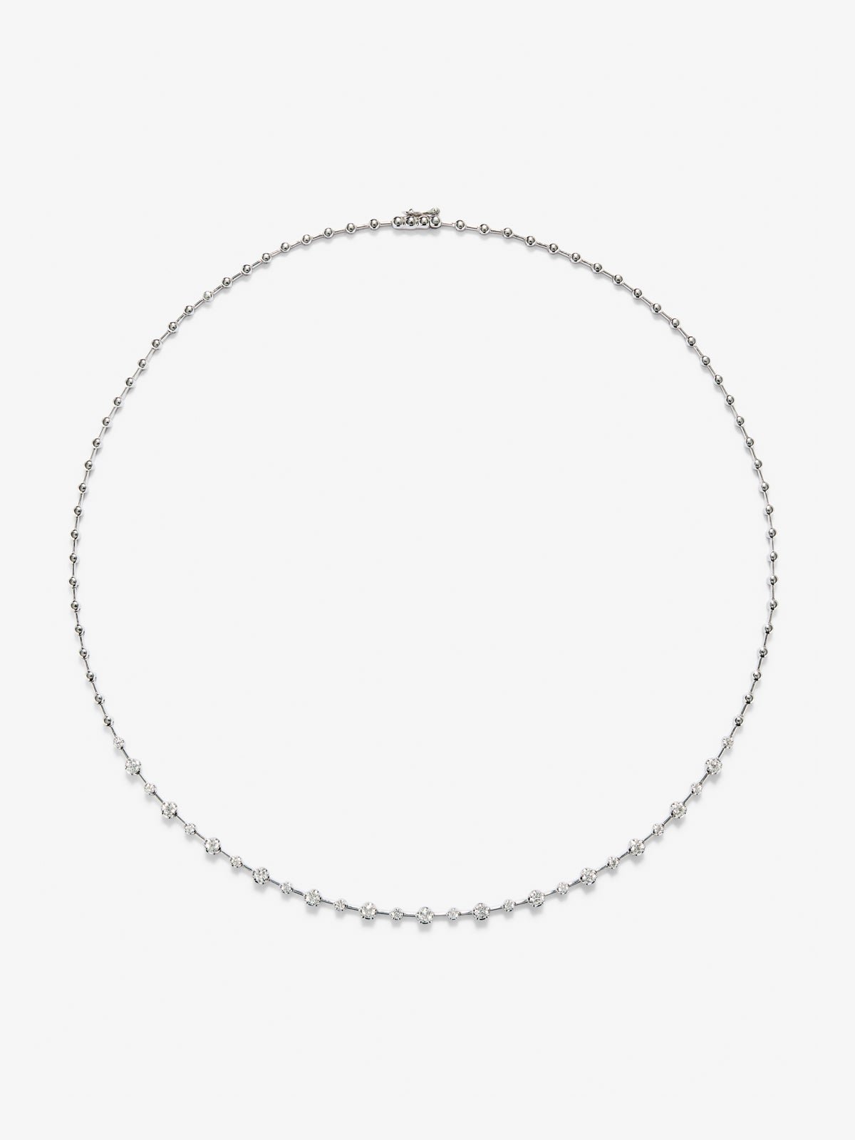 Collar de oro blanco de 18K con 27 diamantes en talla brillante con un total de 0,95 cts