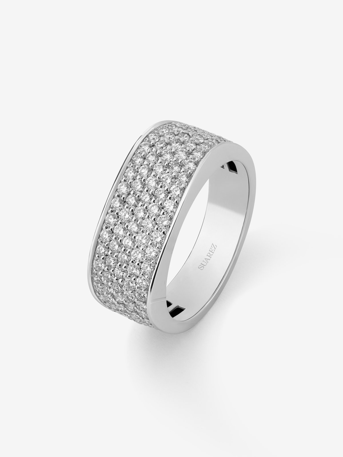 Anillo de oro blanco de 18K con pavé de diamantes en talla brillante