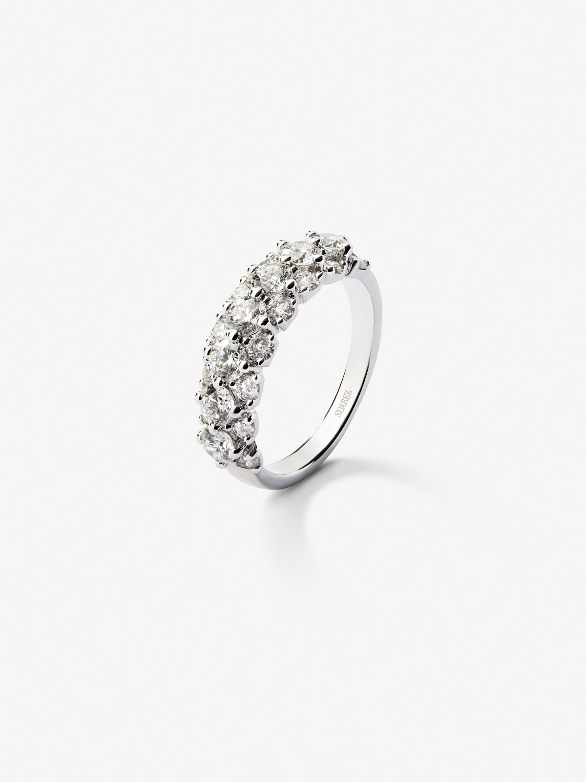 18K white gold ring with 23 brilliant-cut diamonds with a total of 1.64 cts