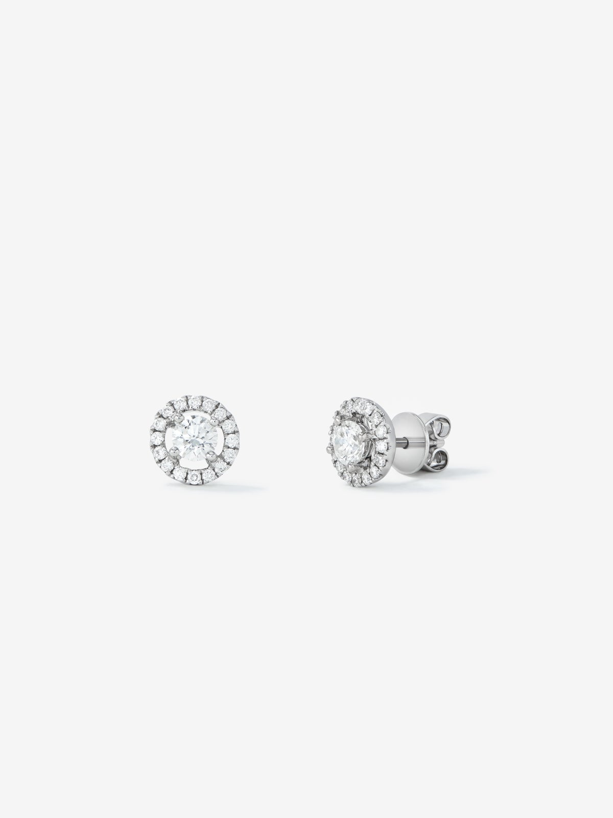 18K white gold earrings with solitaire diamond and diamond border