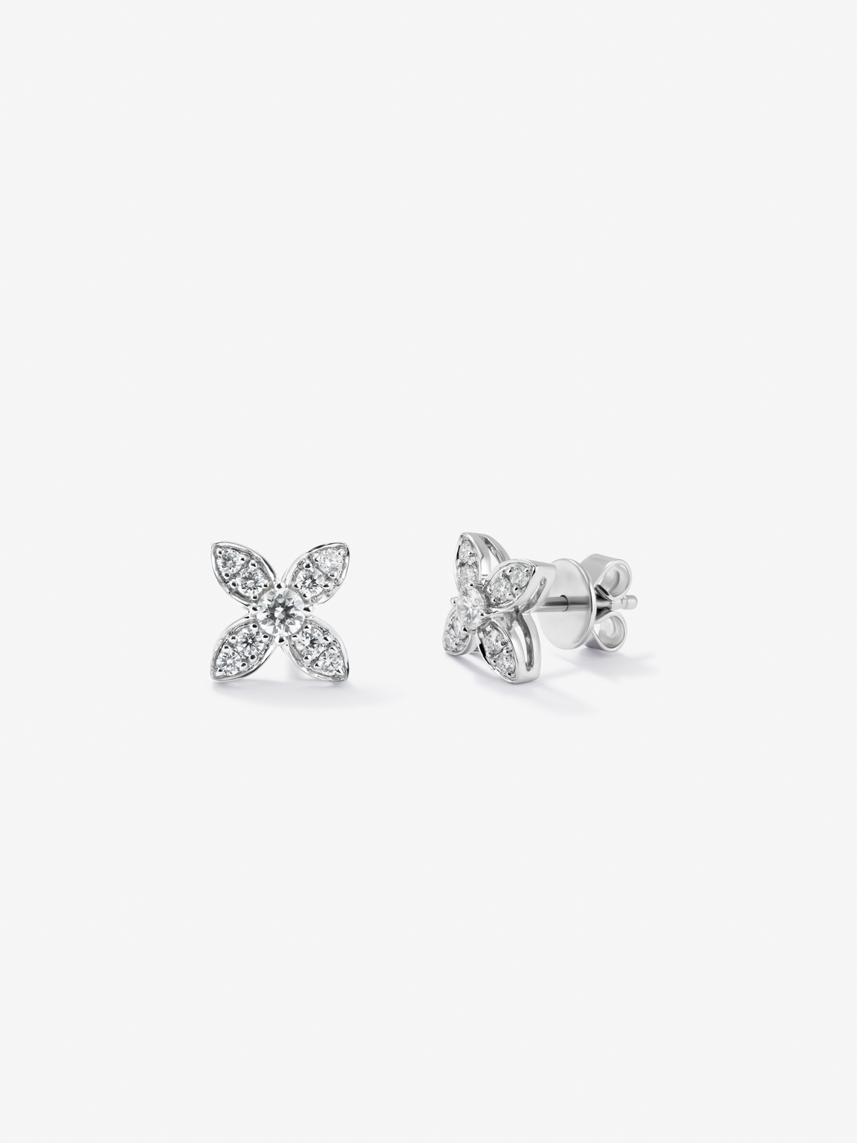 18K white gold earrings with white diamonds of 0.4 cts
