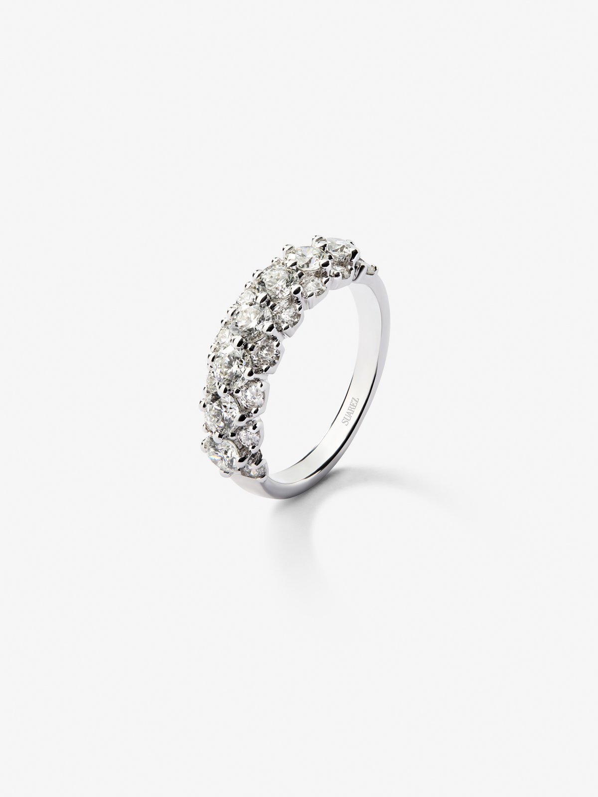 18kt white gold ring with diamond