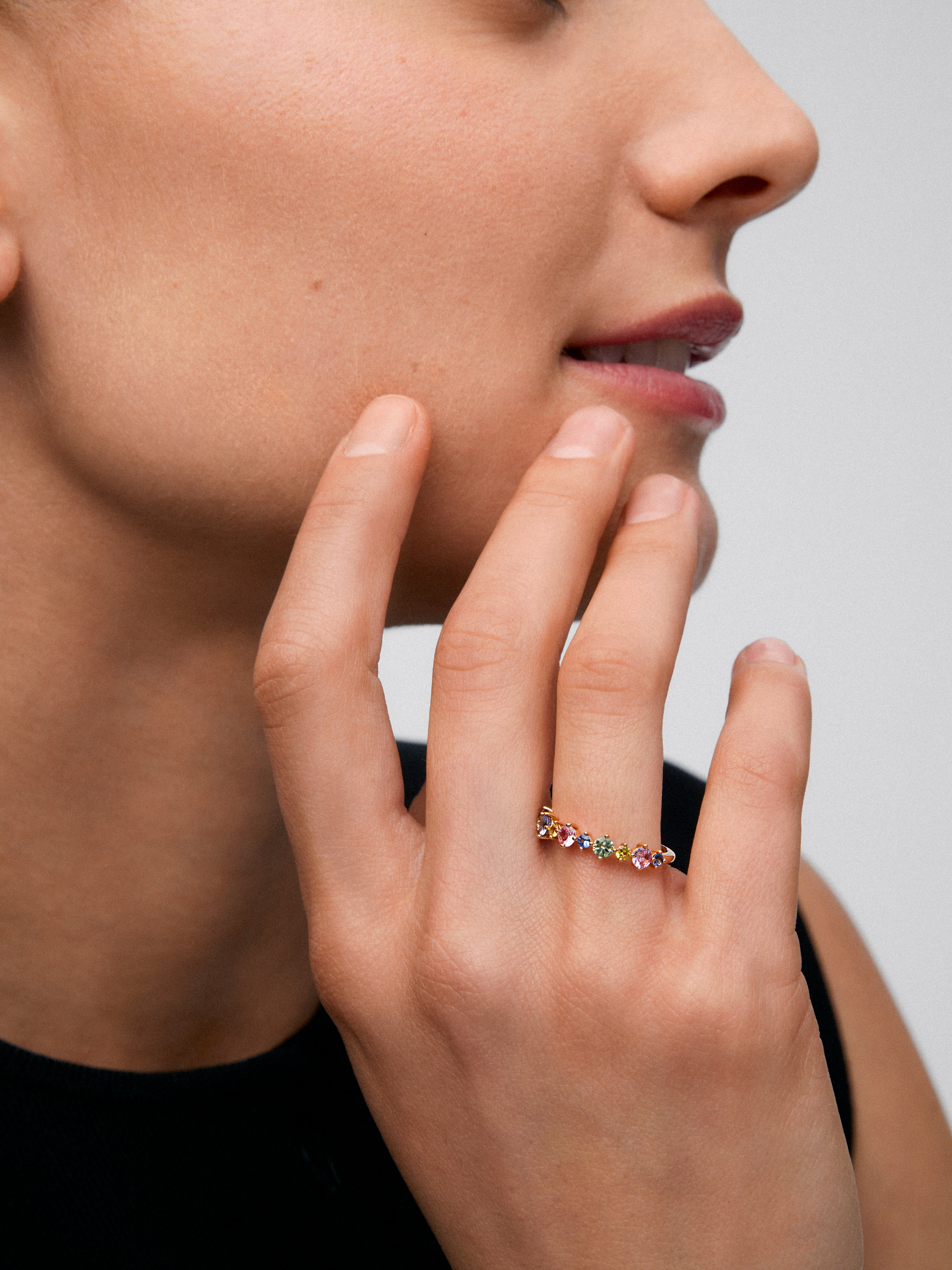 18K Rose Gold Ring with Multicolor Sapphire