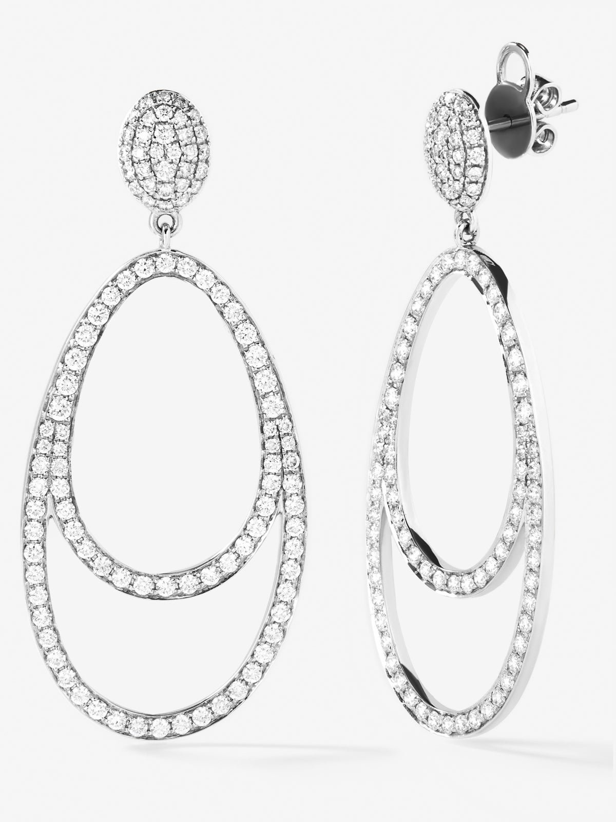 18K white gold earrings with 210 brilliant-cut diamonds with a total of 1.75 cts