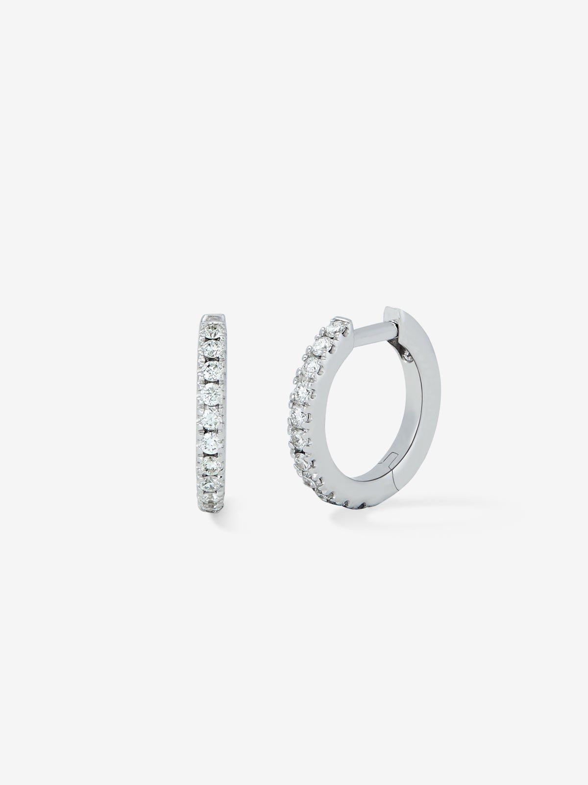 18K white gold hoop earrings with 22 brilliant-cut diamonds with a total of 0.13 cts