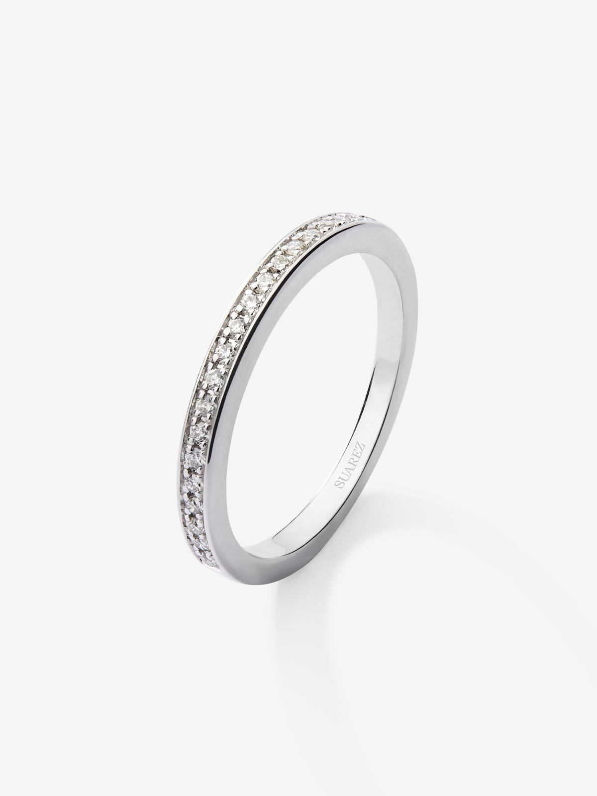 Half ring in 18K white gold with 20 brilliant-cut diamonds with a total of 0.12 cts