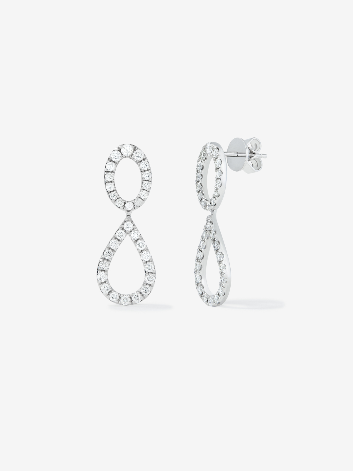 Oval double hoop earrings in 18kt white gold with diamonds