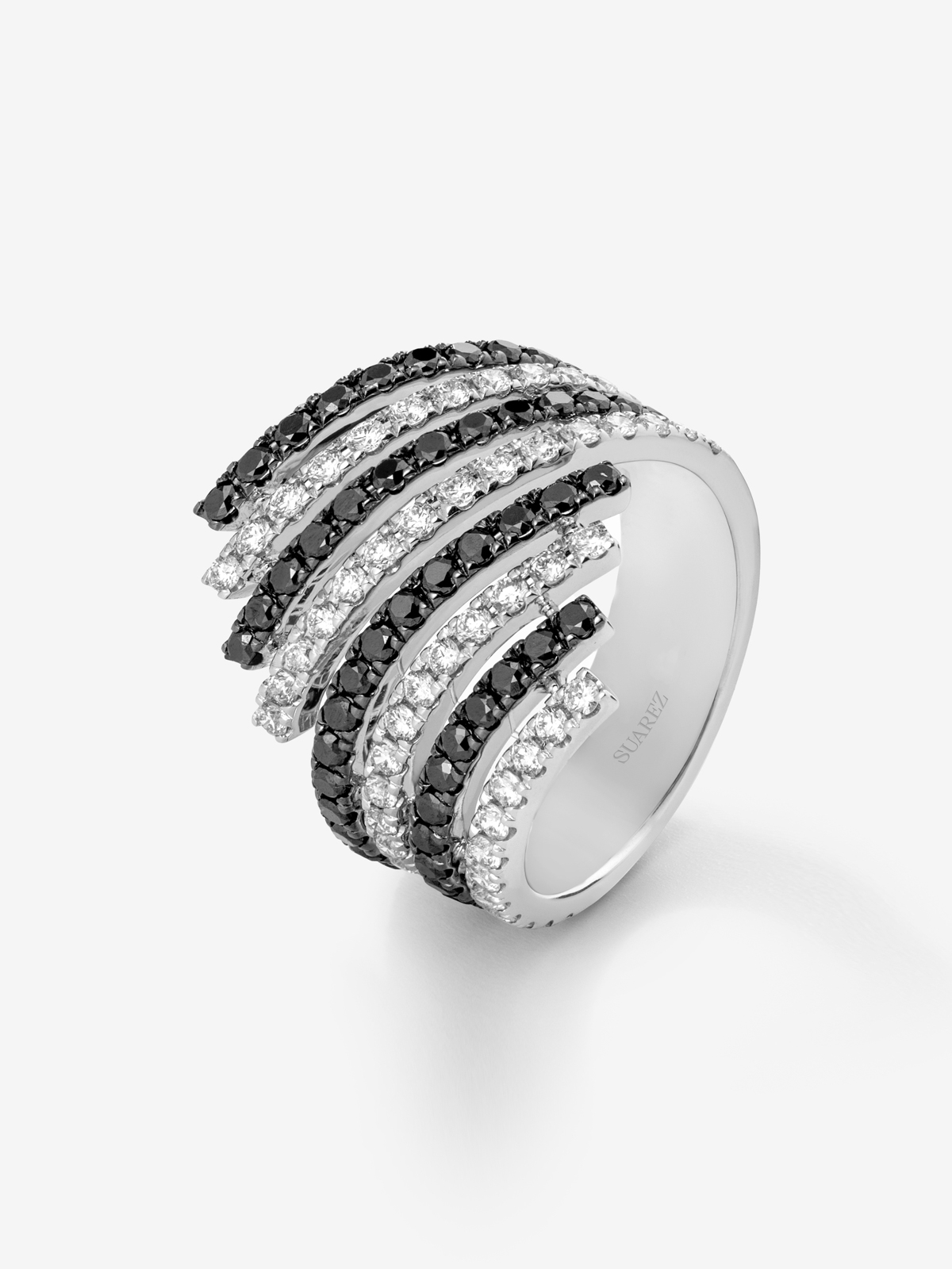 18K white gold pave ring with diamond