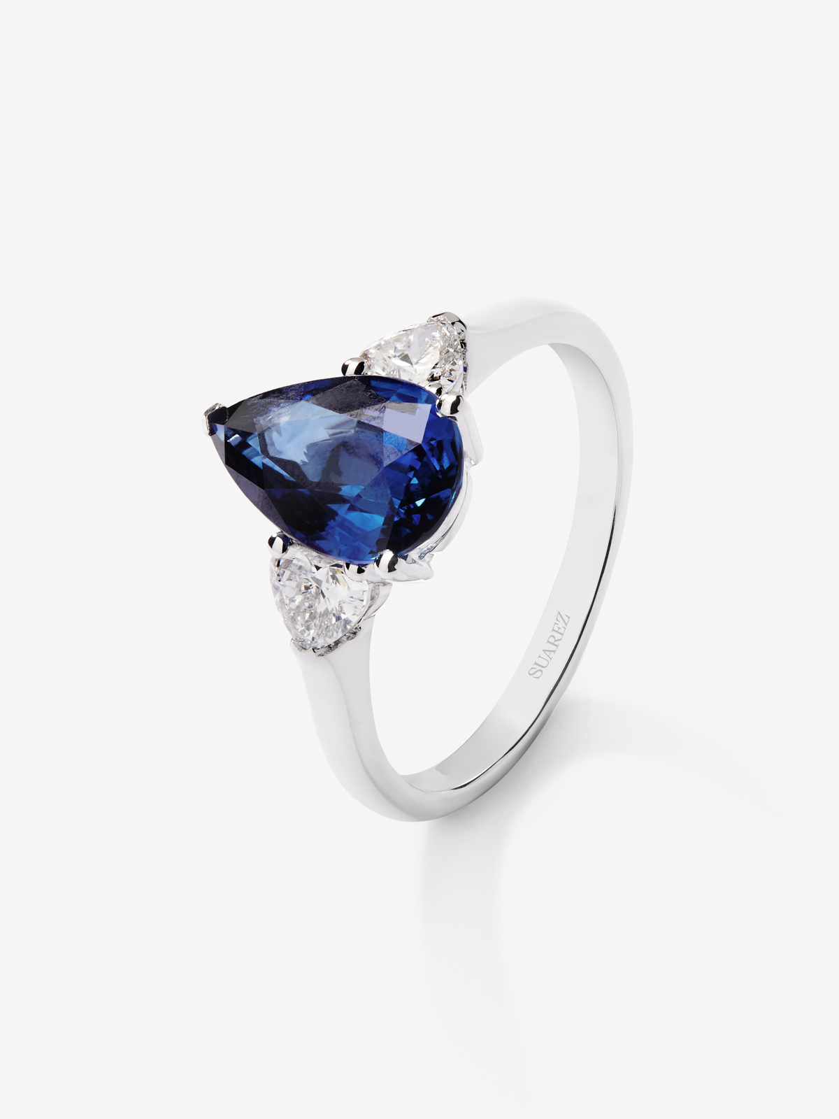 18K White Gold Ring with Royal Blue Zafir