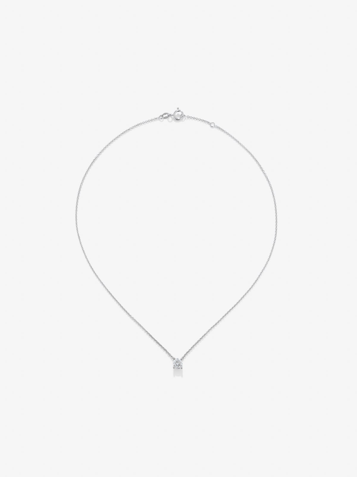 18K white gold solitary pendant with 0.7 cts white diamond