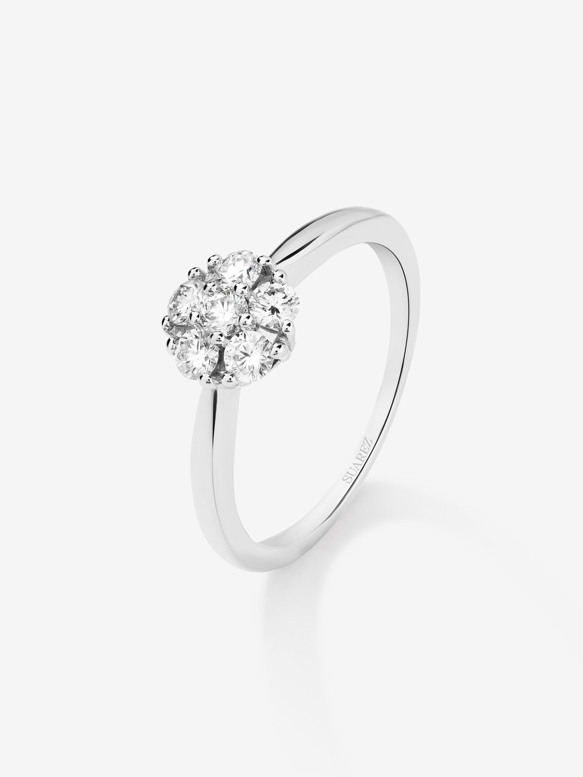 18K white gold ring with a border of 6 brilliant-cut diamonds with a total of 0.4 cts