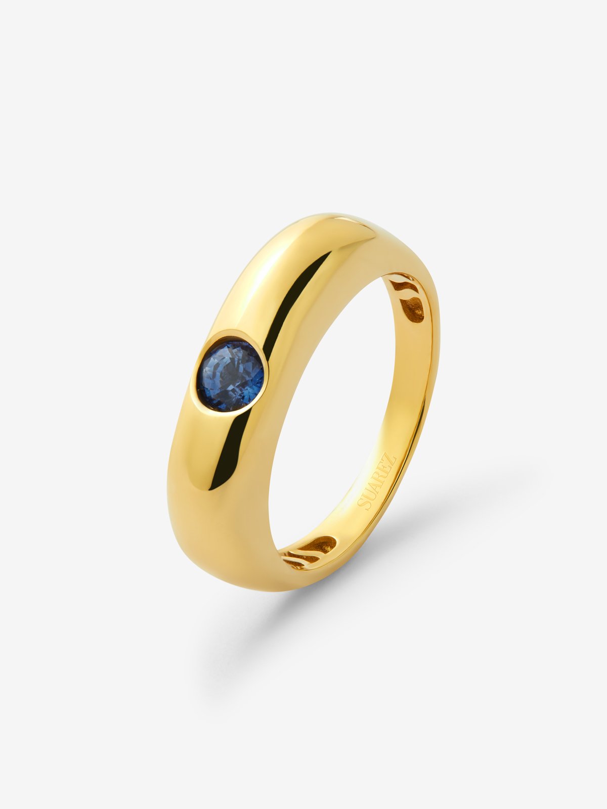 Anillo de oro amarillo de 18K con zafiro azul en talla brillante de 0,29 cts