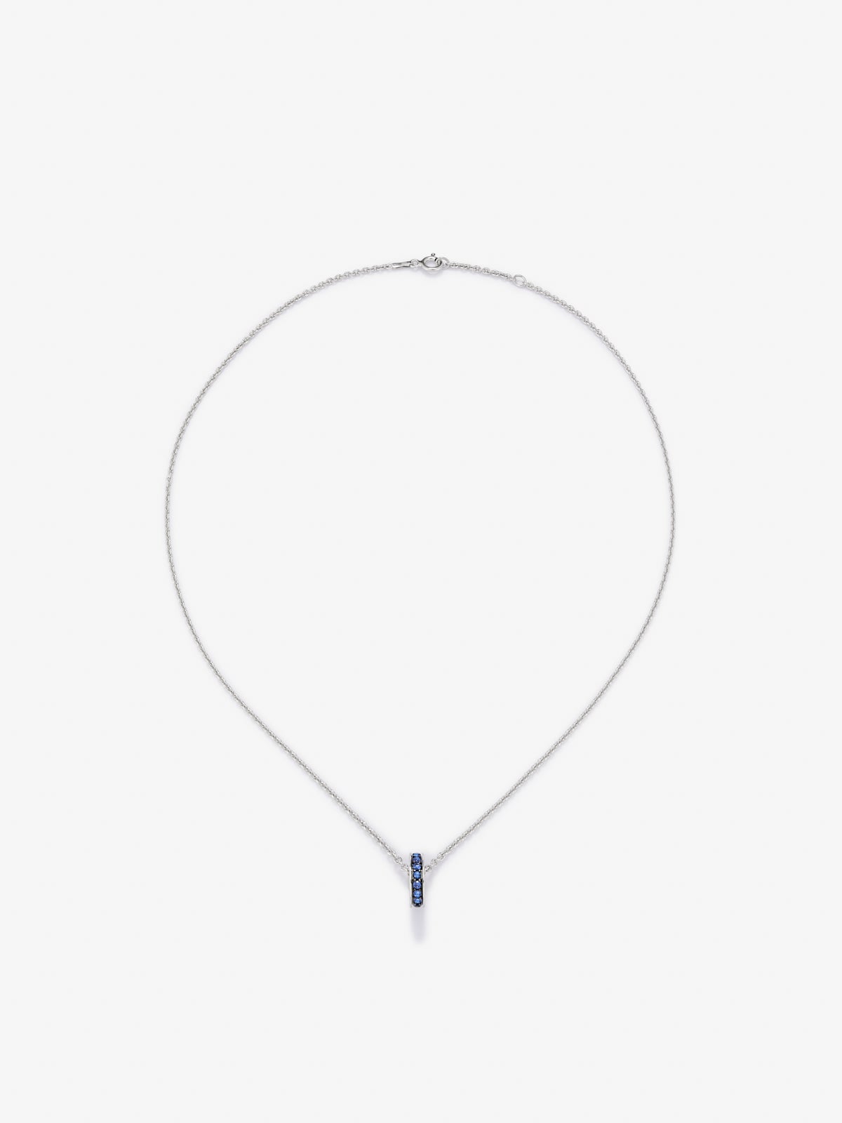 Pendant necklace with 925 silver wheel embellished with sapphires.