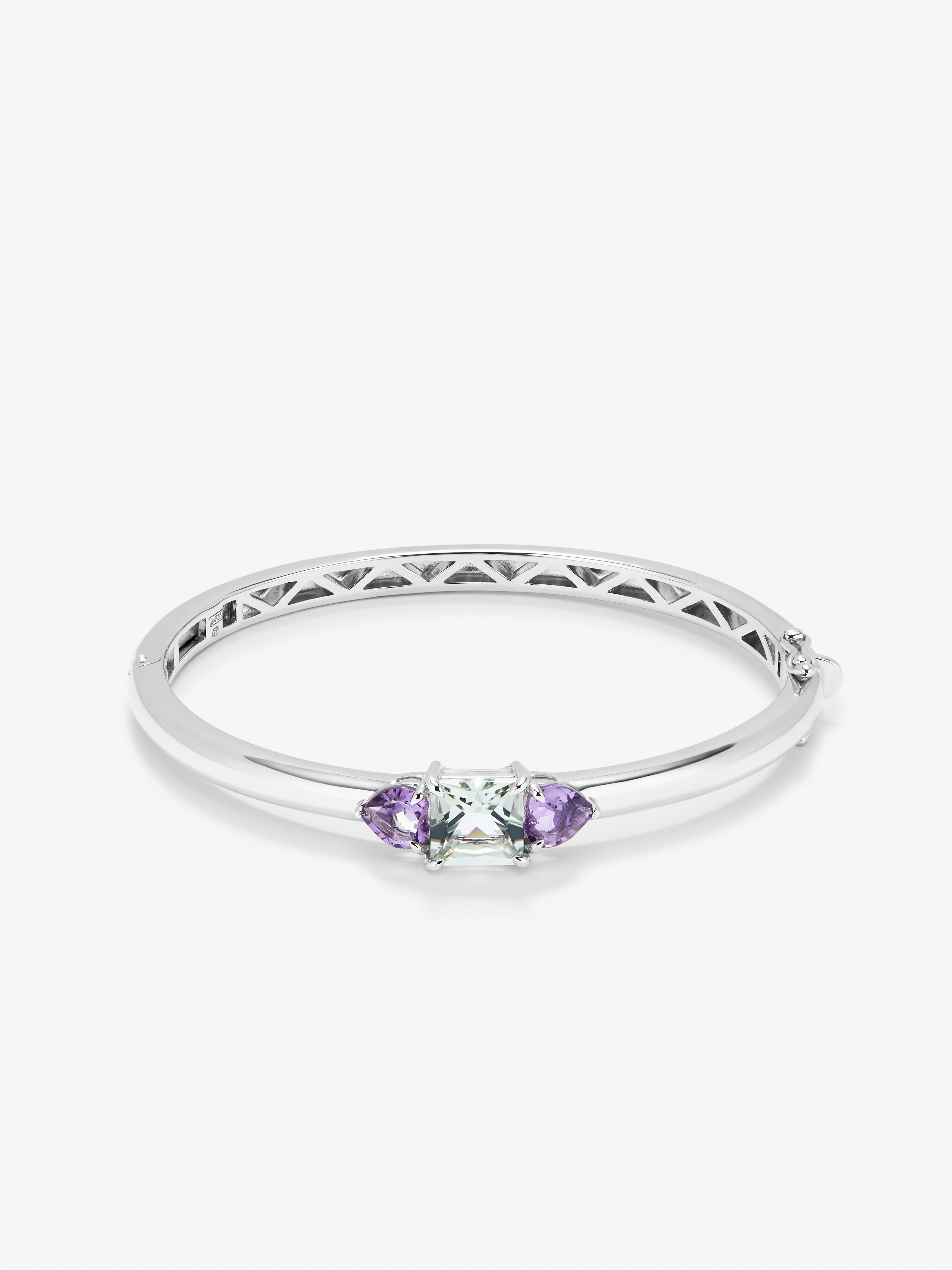 Utopian silver bracelet with amethyst.