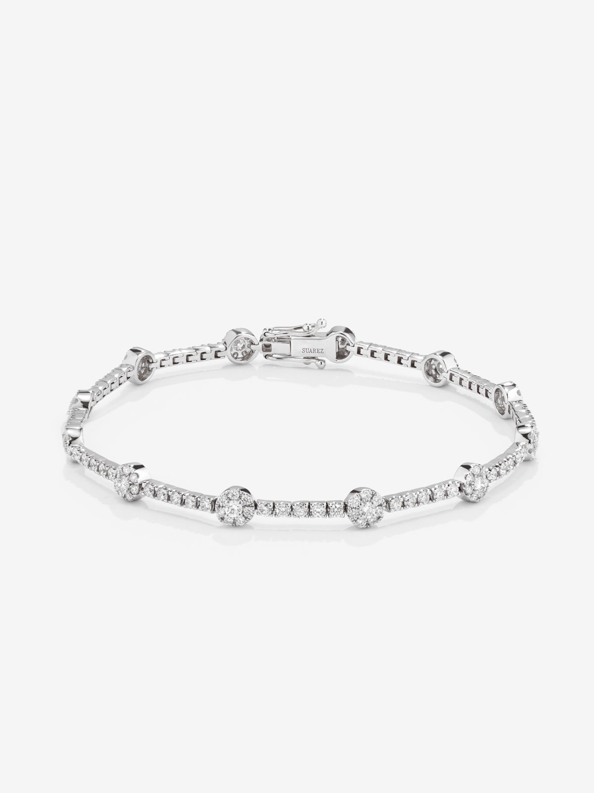 Pulsera rivière de oro blanco de 18K con 155 diamantes en talla brillante con un total de 2,09 cts