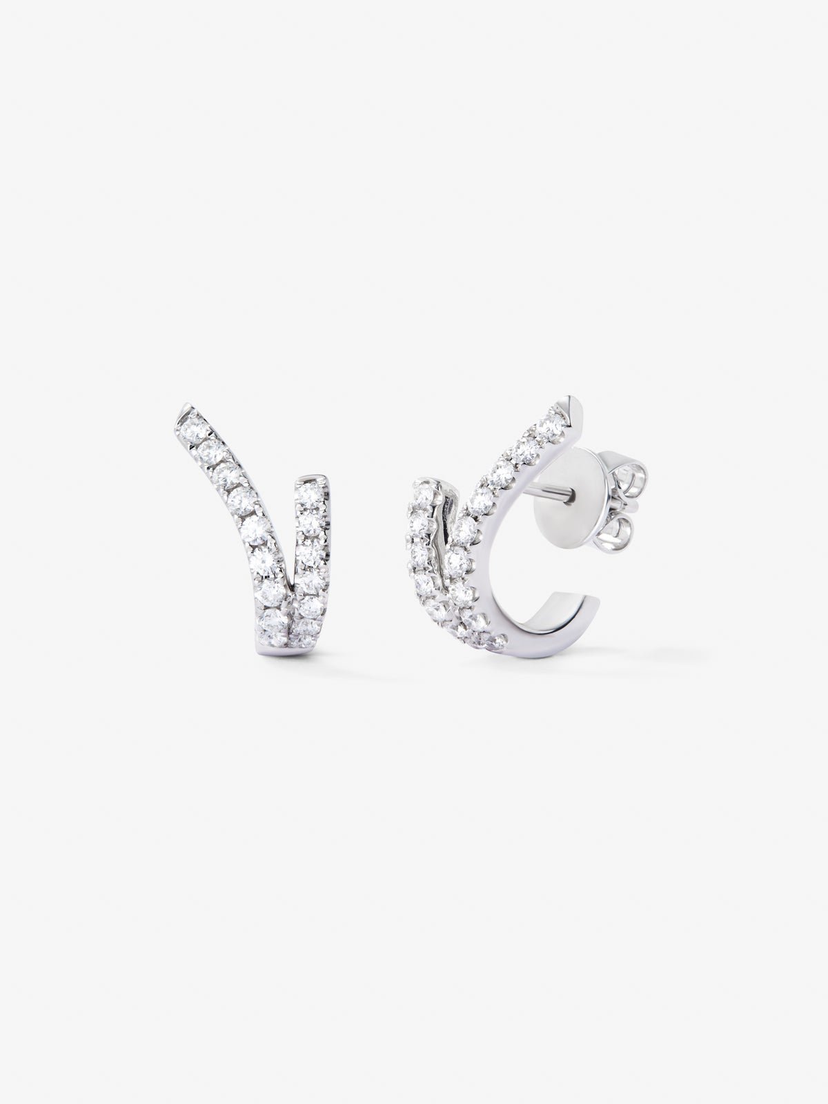 18K white gold earrings with 32 brilliant-cut diamonds with a total of 0.56 cts