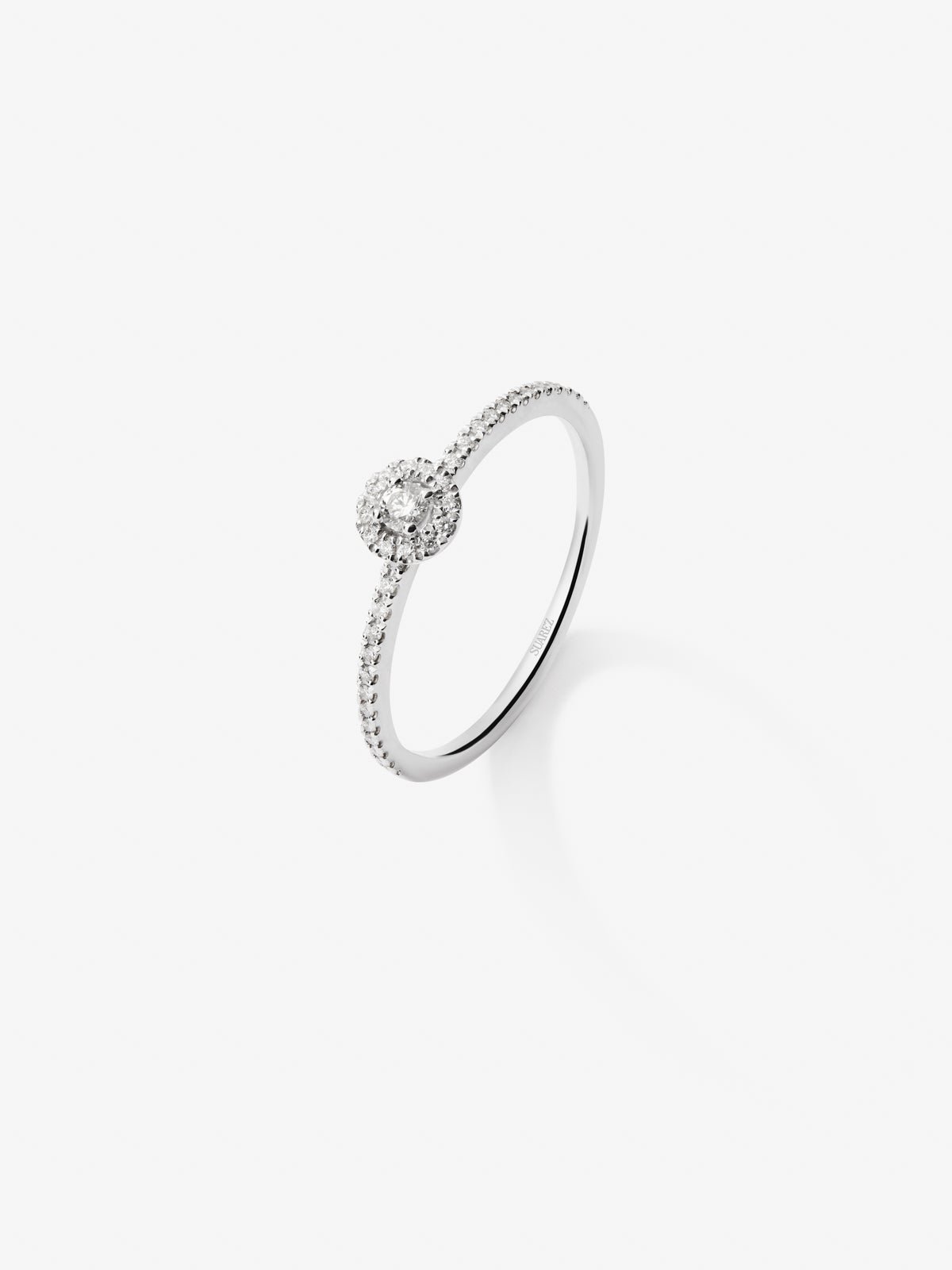 18K white gold ring with 39 brilliant-cut diamonds with a total of 0.16 cts