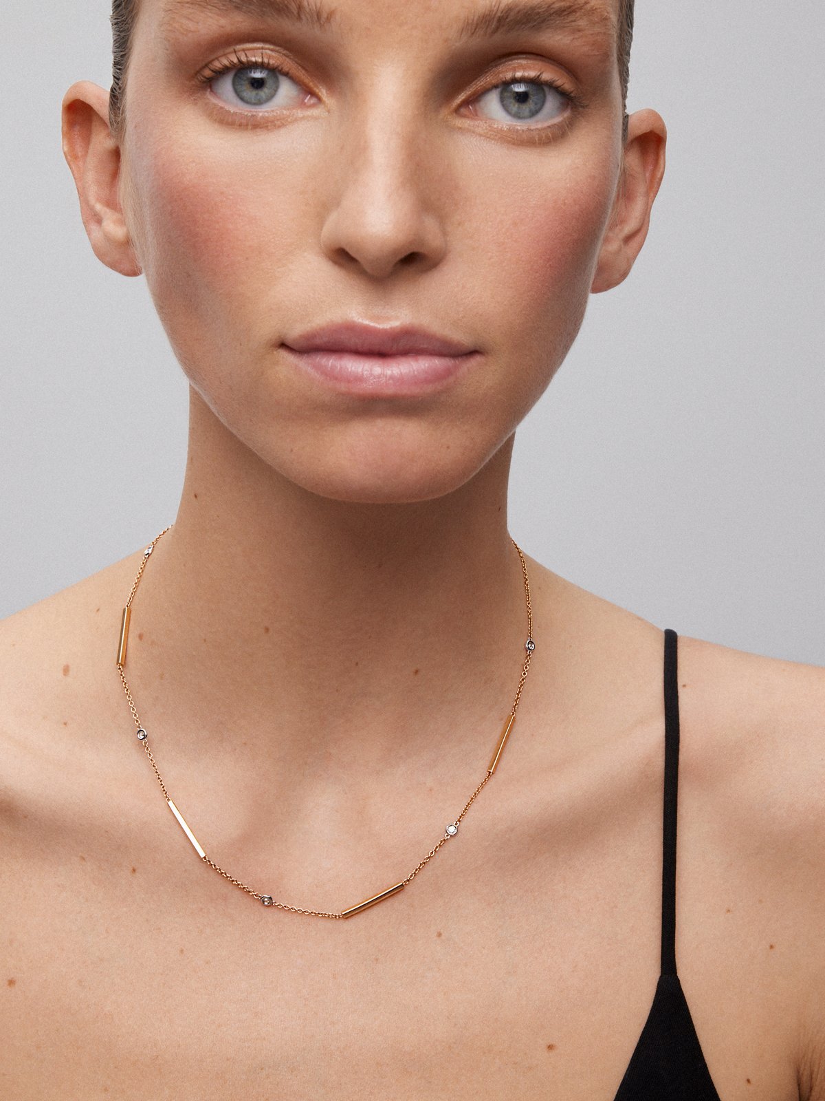 Gargantilla necklace with 18k rose gold bars and diamonds