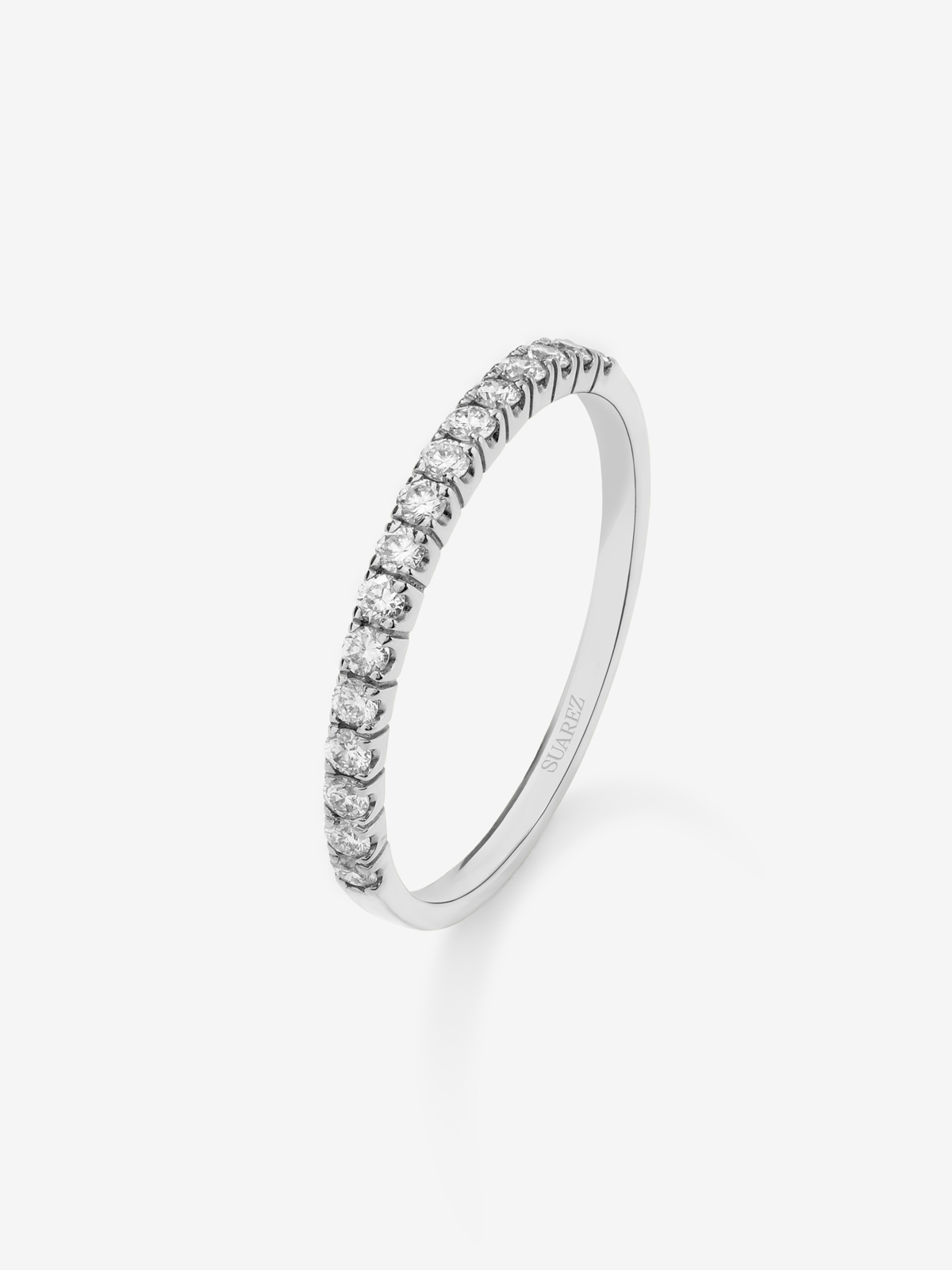 Half ring in 18K white gold with 16 brilliant-cut diamonds with a total of 0.16 cts