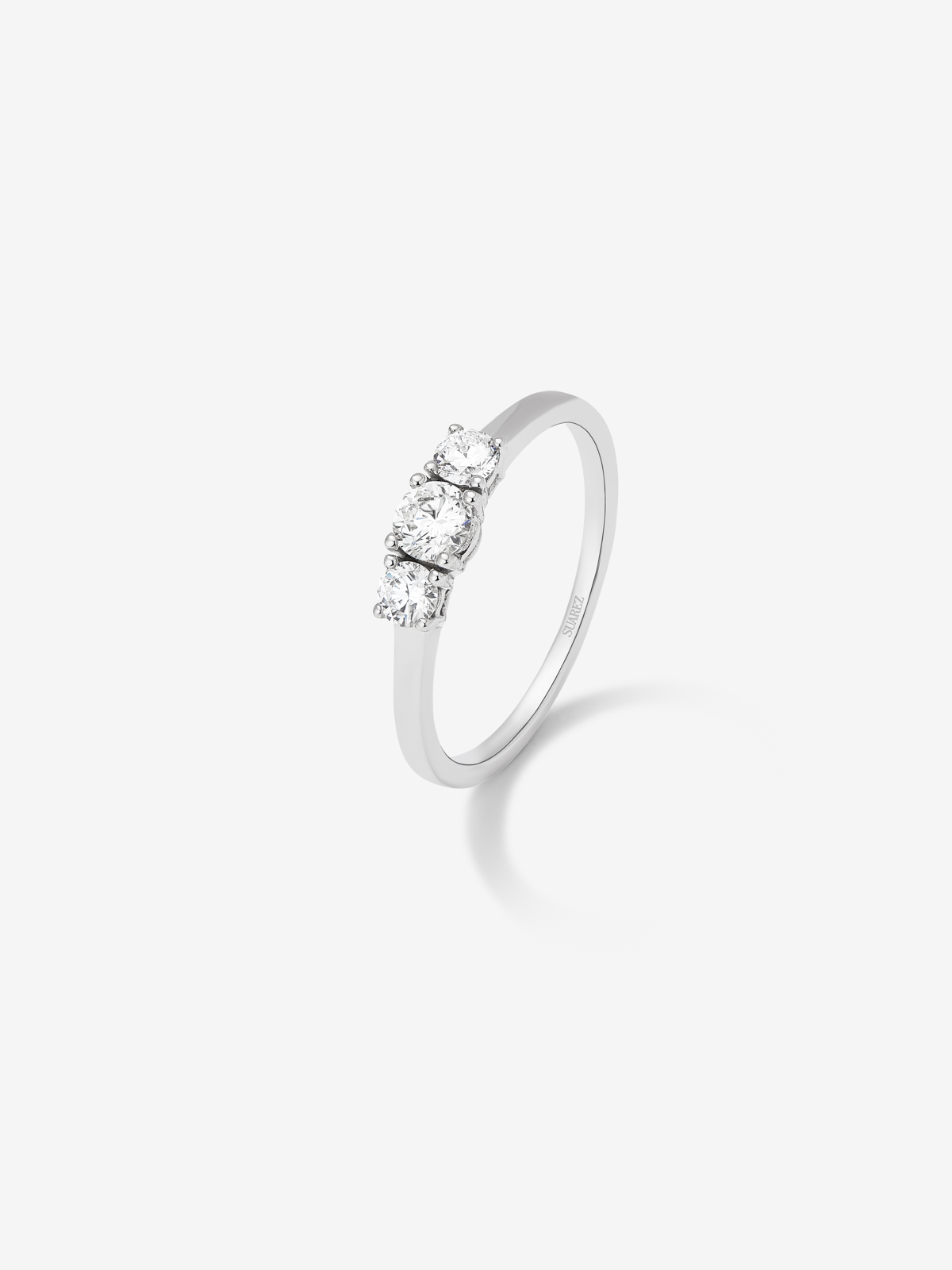 18K White Gold Doing Ring with white 0.45 cts bright diamonds