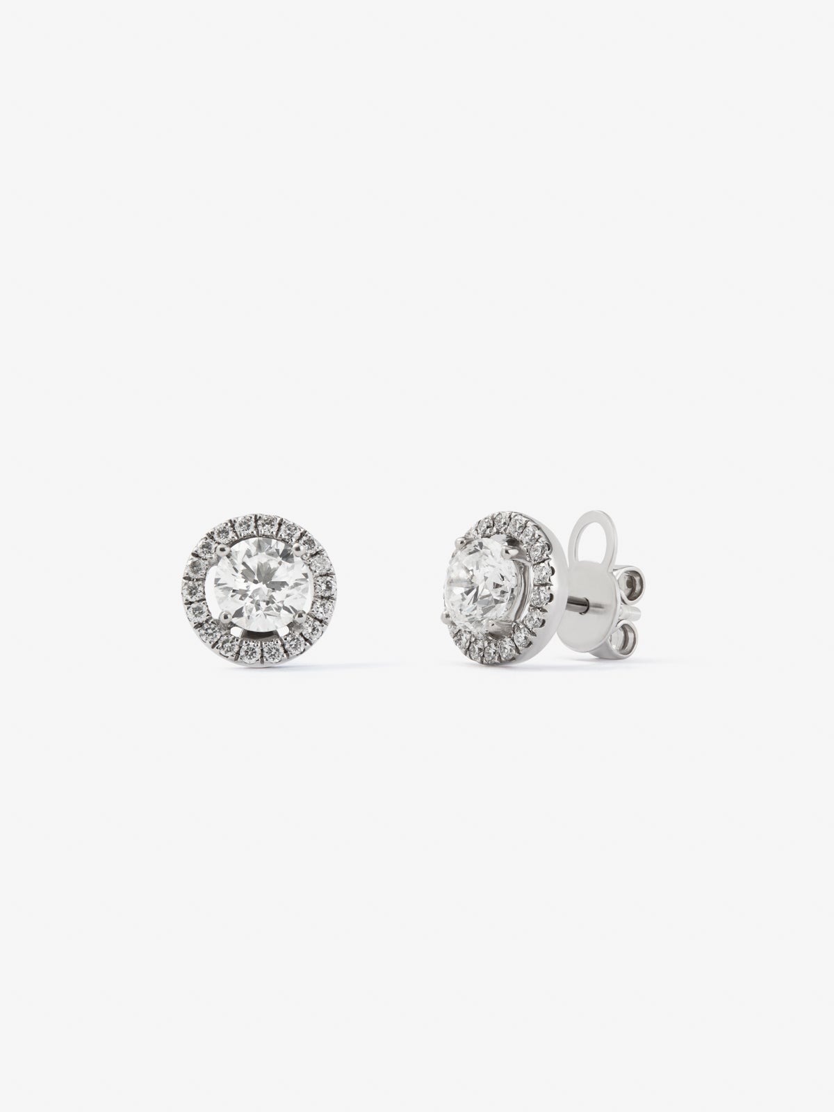 18K white gold earrings with 1.4 ct brilliant cut diamonds