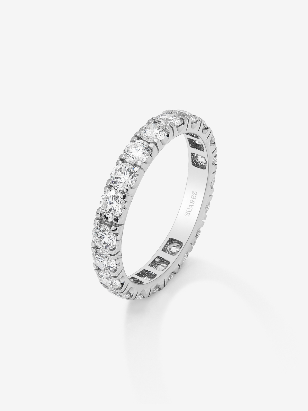 Entire 18K white gold ring with 20 brilliant-cut diamonds with a total of 2 cts