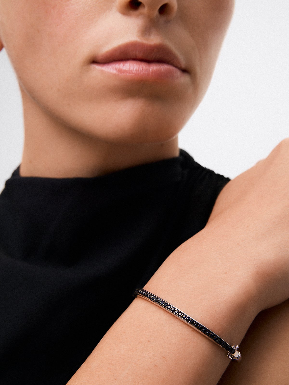 Pulsera rígida de plata 925 con espinelas