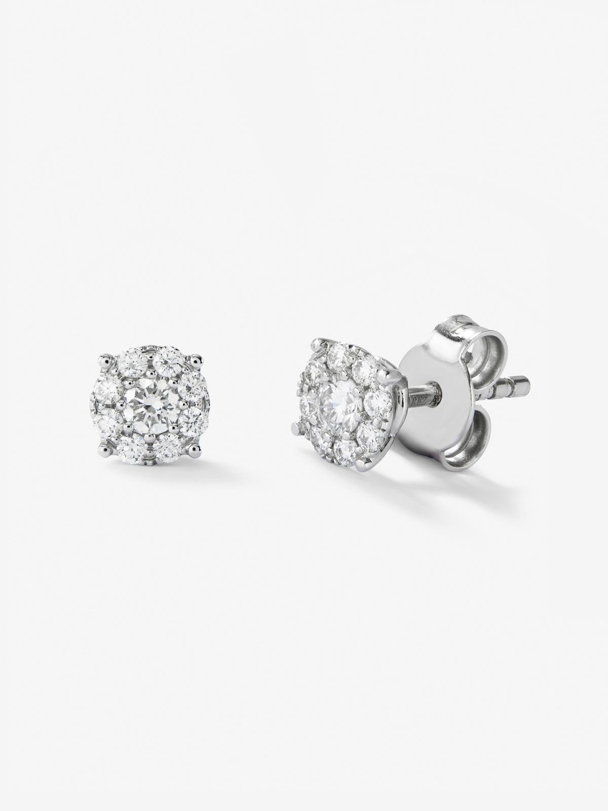 18kt white gold earrings with diamonds