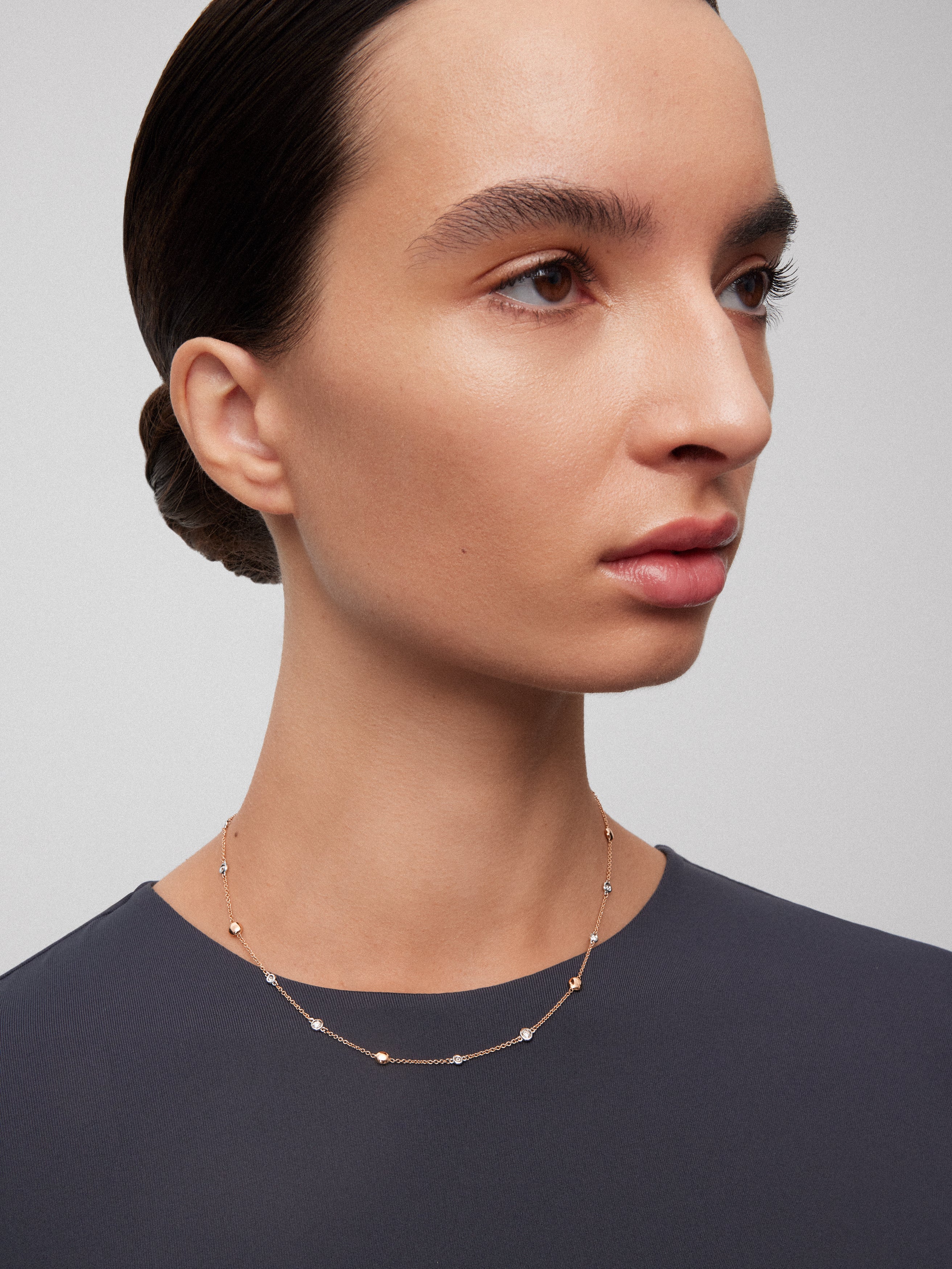 18K rose gold necklace with 12 brilliant-cut diamonds with a total of 0.38 cts