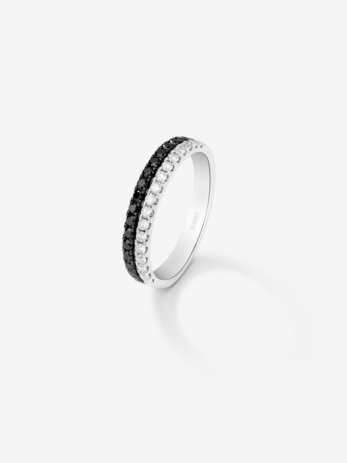 Half-eternity 18K white gold ring with black diamond and white diamond