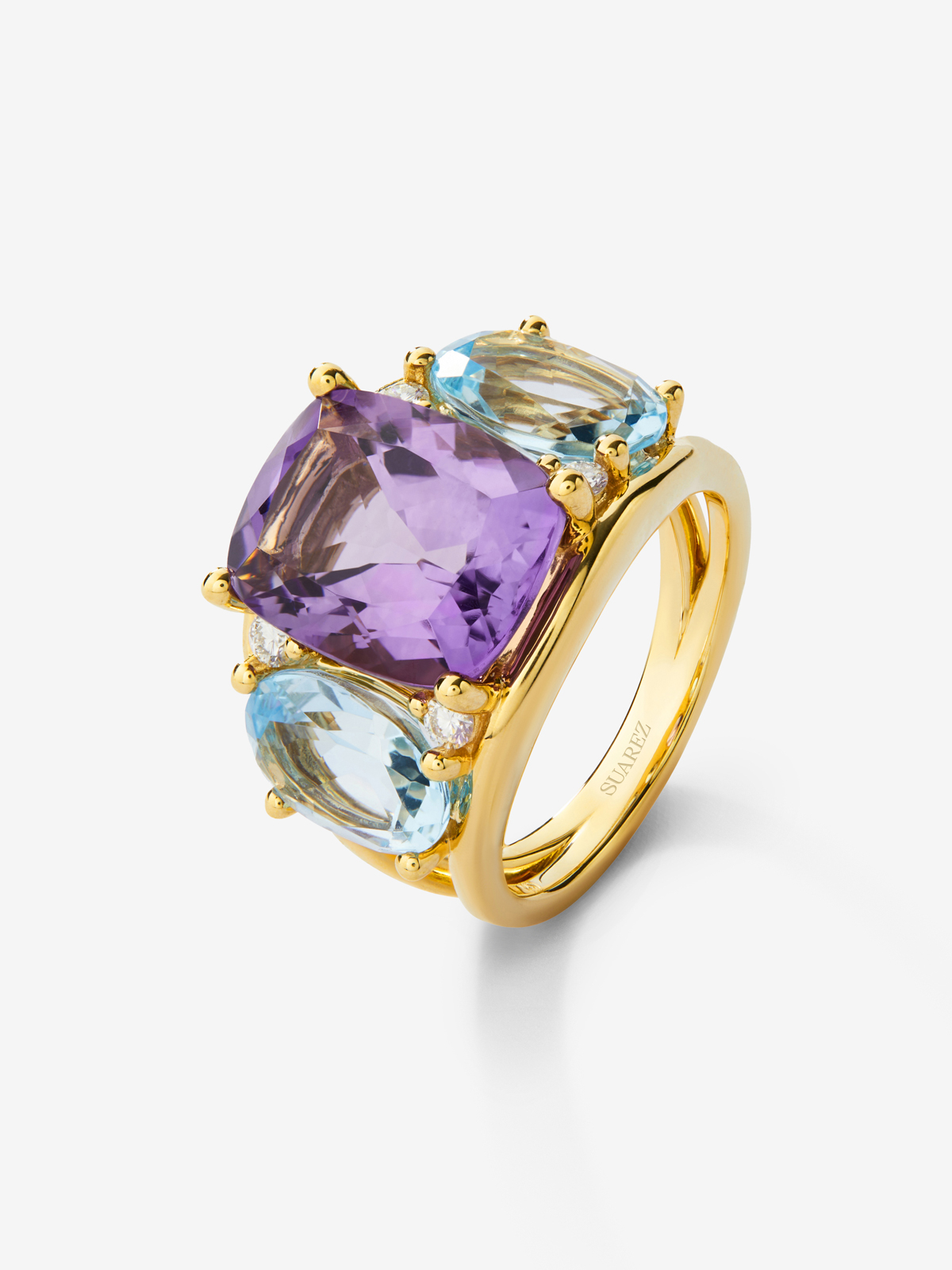 18kt yellow gold ring with diamonds, Sky and amethyst topacios